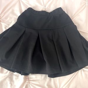 Black pleated skirt